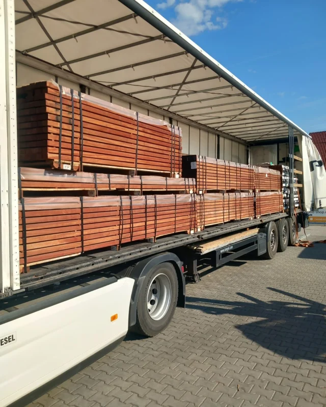 Další dodávka - exotická terasová prkna, podkladní hranoly 🙌😍💪👌

Angelim Vermelho 45 x 70 mm
Bangkirai 25 x 145 mm, hladká strana/hrubá drážka, Premium
 
🛒 www.wood-shop.cz

🔗 www.exoticke-terasy.cz

📞 731 02 59 02

📧 info@wood-store.cz

#terasovaprkna #fasadniprkna #exoticketerasy #exotickefasady #podkladnihranoly #angelimvermelho #vermelho #bangkirai #terraceboards #facadeboards #exoticterraces #exoticfacades #underconstruction #terrassenbelag #fassadenbretter #unterkonstruktion #exotischeterrassen #exotischefassaden #woodstorecz